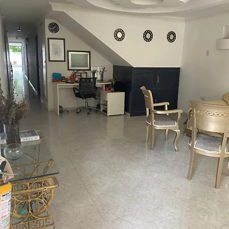 Habitación Independiente Cerca Al Aeropuerto # 5 Pensión Cartagena