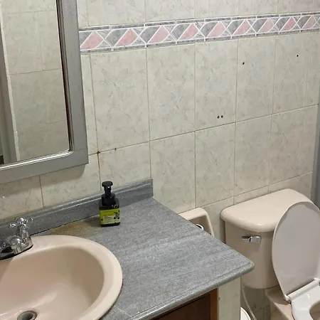 Pensión Habitación Independiente Cerca Al Aeropuerto # 5 Cartagena